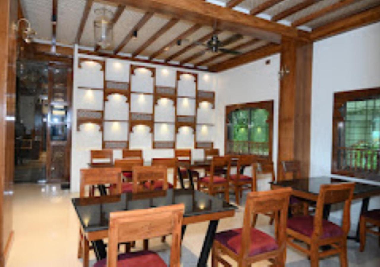 Hotel Rajwada Kapurhol Kapurwahal Bagian luar foto