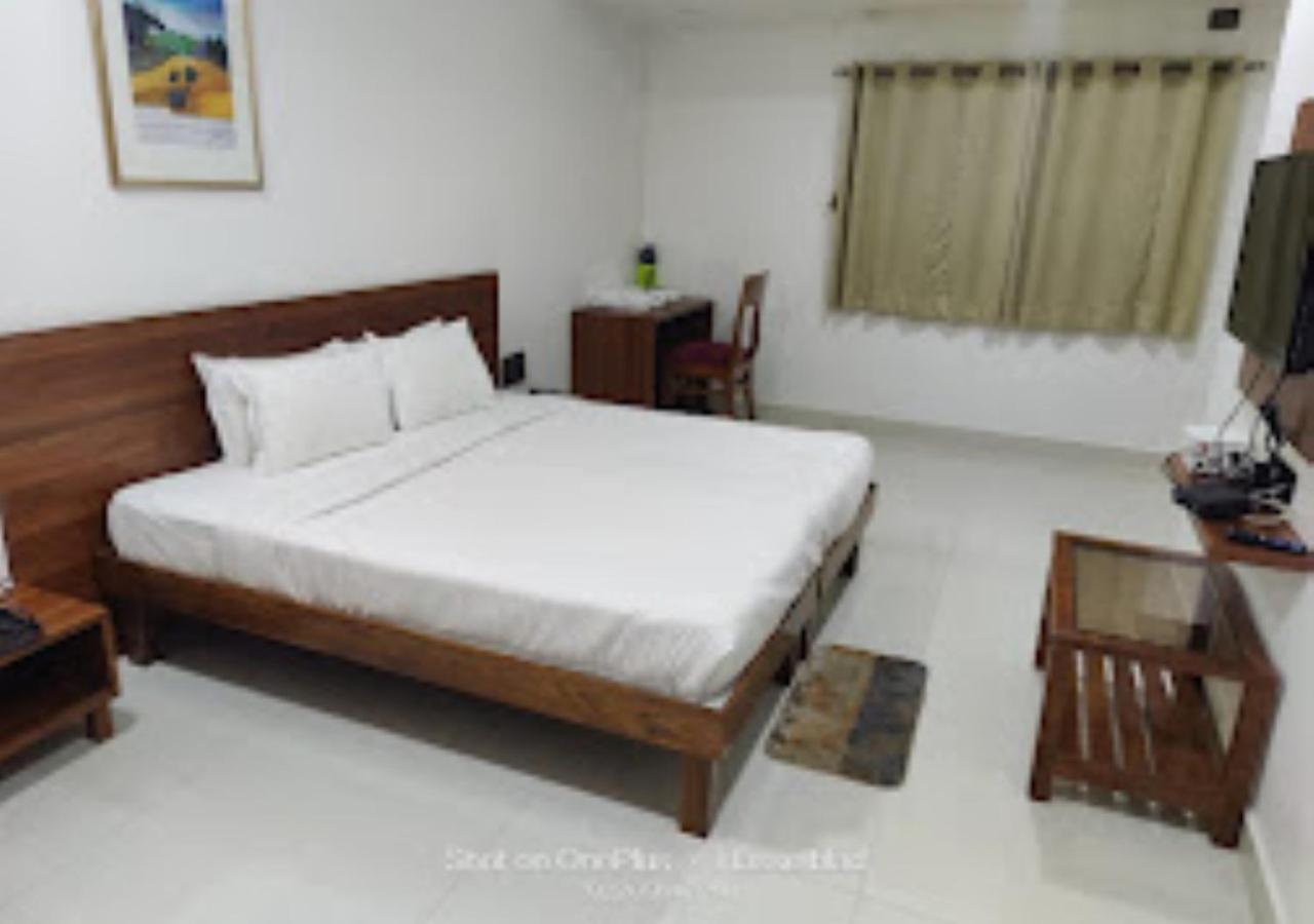Hotel Rajwada Kapurhol Kapurwahal Bagian luar foto