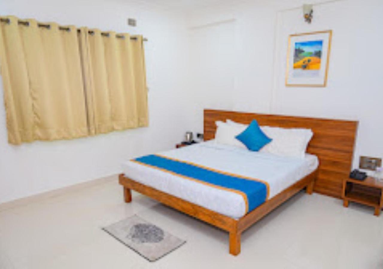 Hotel Rajwada Kapurhol Kapurwahal Bagian luar foto